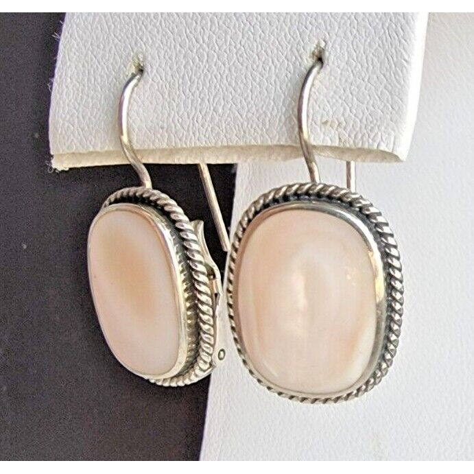 GORGEOUS VINTAGE 925 STERLING SILVER  16x12 mm. MOTHER OF PEARL EARRINGS AT