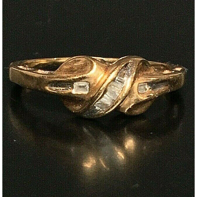 YELLOW GOLD & DIAMOND BOW RING SIZE 4.5 SKY