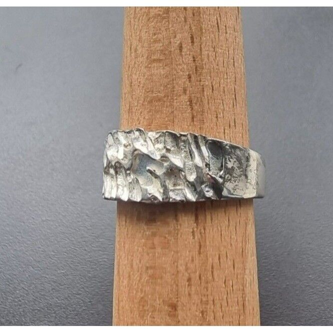 925 STERLING SILVER NUGGET STYLE RING SIZE 8.25 AT