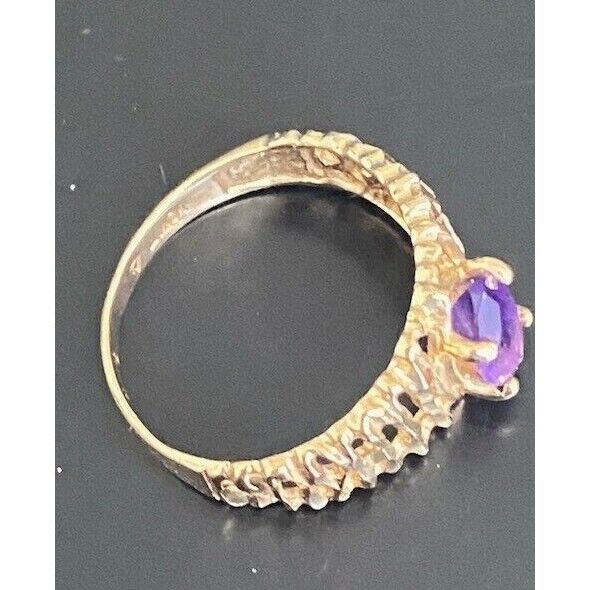 YELLOW GOLD AND AMETHYST SOLITAIRE RING SIZE 6.25 SKY