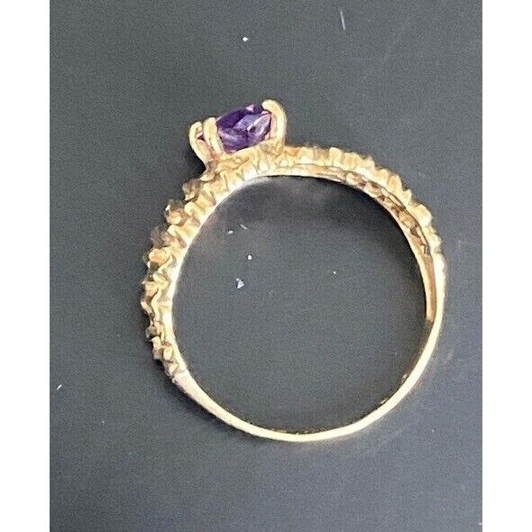 YELLOW GOLD AND AMETHYST SOLITAIRE RING SIZE 6.25 SKY