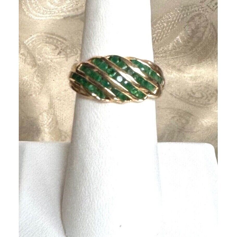 YELLOW GOLD AND EMERALD BAND RING SIZE 6.25 SKY