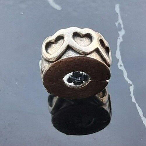 PANDORA AUTHENTIC RETIRED 925 STERLING SILVER BAND OF HEARTS CLIP HEART CHARM AT