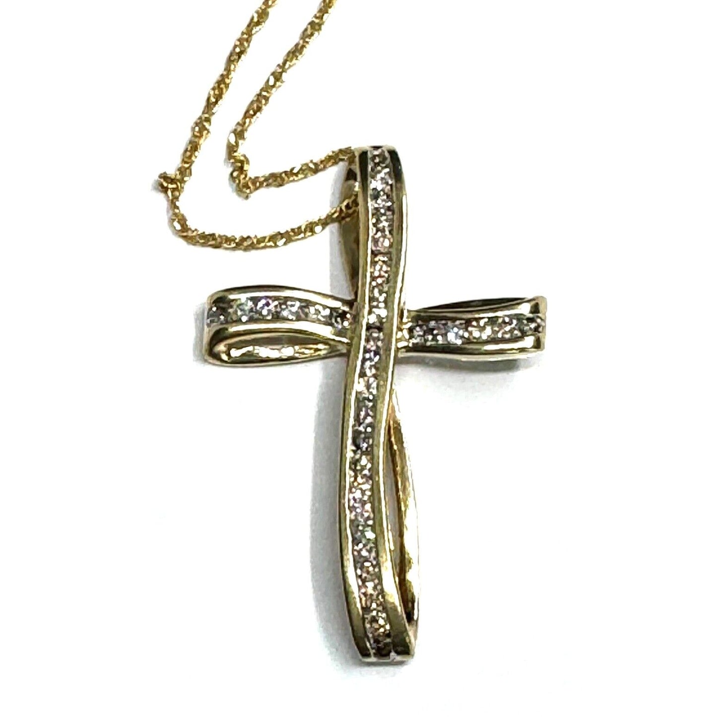 YELLOW GOLD AND DIAMOND CROSS PENDANT NECKLACE SKY