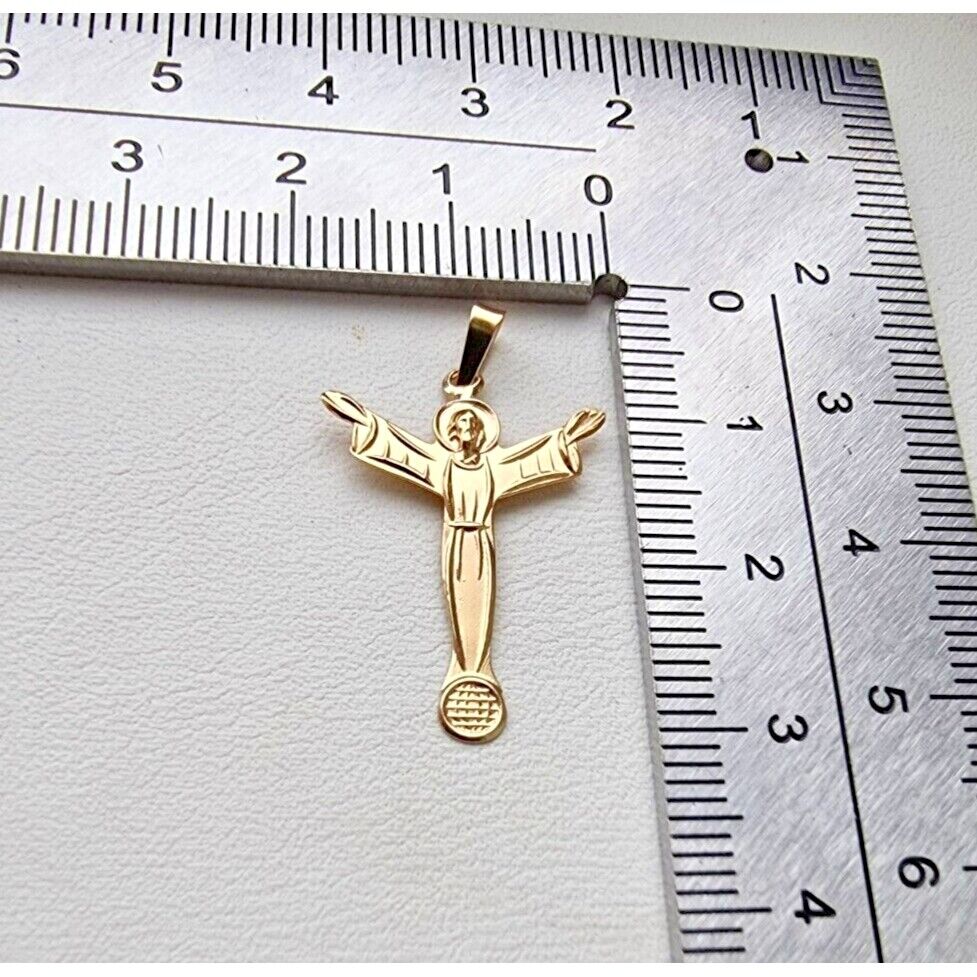 14K YELLOW GOLD OPEN ARMS EMBRACING JESUS CHARM PENDANT AT