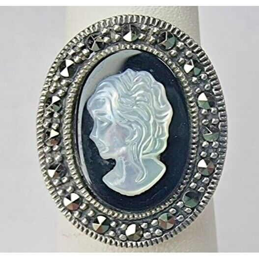 925 STERLING SILVER MOTHER OF PEARL AND ONYX CAMEO RING SIZE 5 SKY