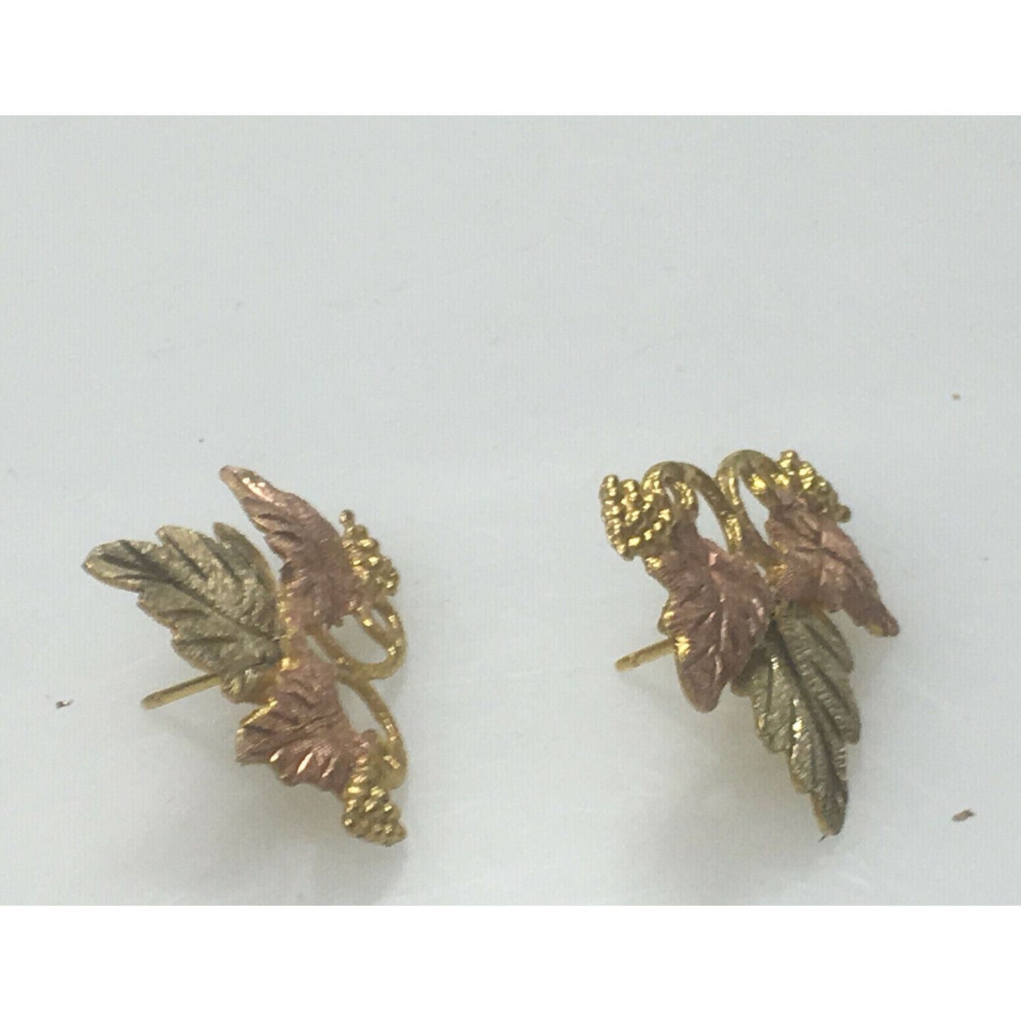 TRI-TONE GOLD GRAPES EARRINGS SKY