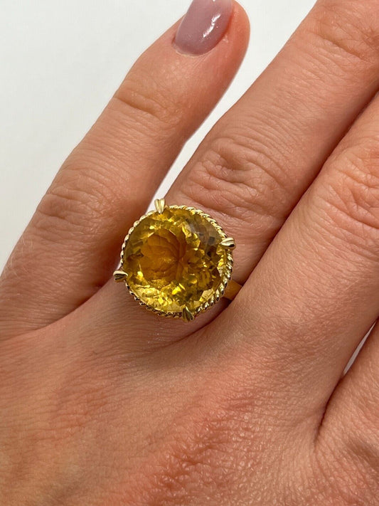 10K YELLOW GOLD RING CITRINE  SIZE 6