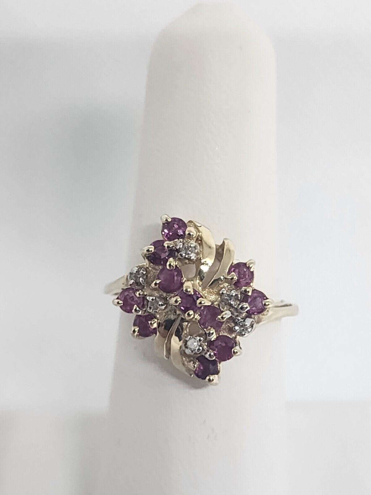 10K YELLOW GOLD RUBY & DIAMOND RING  SIZE 5.5