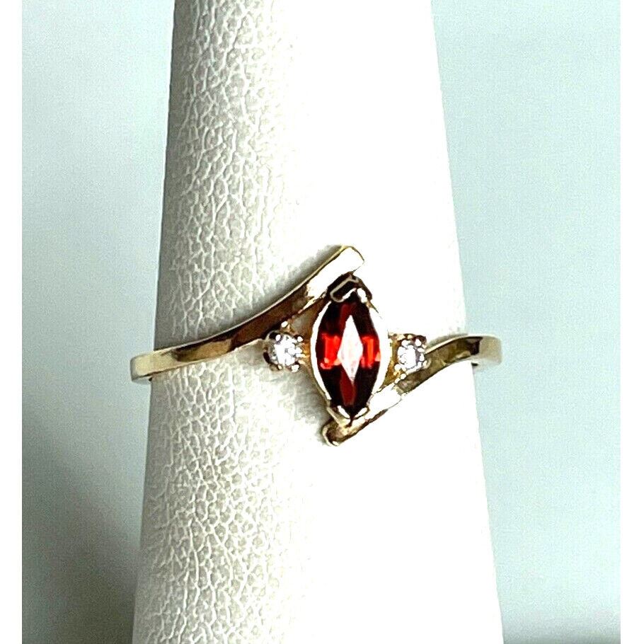 14K YELLOW GOLD ALMANDINE GARNET AND DIAMOND RING SIZE 5.75 SKY