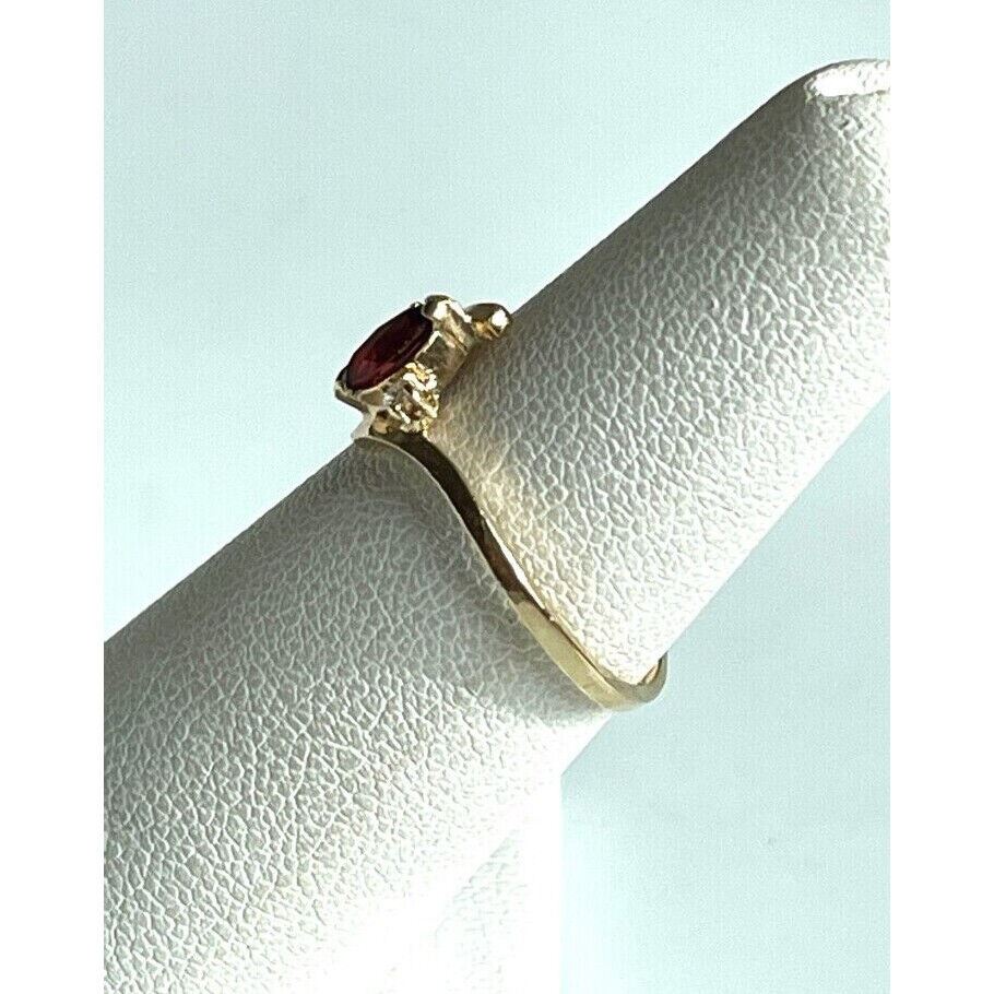 14K YELLOW GOLD ALMANDINE GARNET AND DIAMOND RING SIZE 5.75 SKY