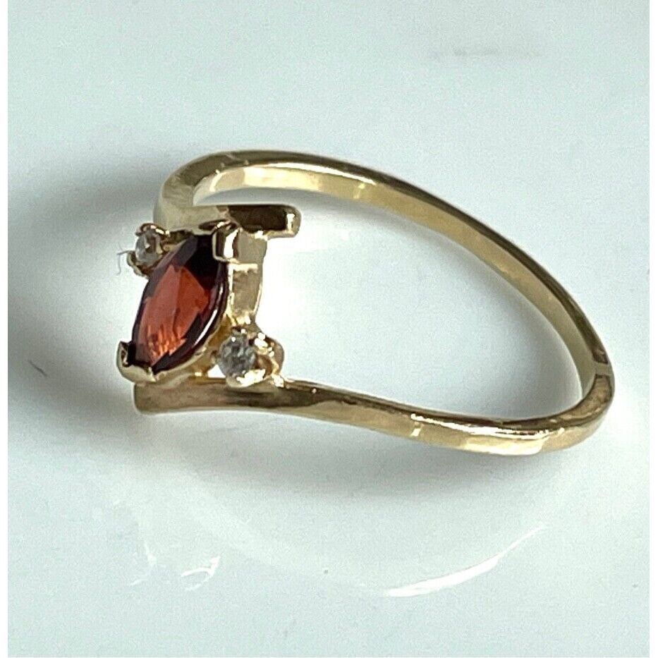 14K YELLOW GOLD ALMANDINE GARNET AND DIAMOND RING SIZE 5.75 SKY