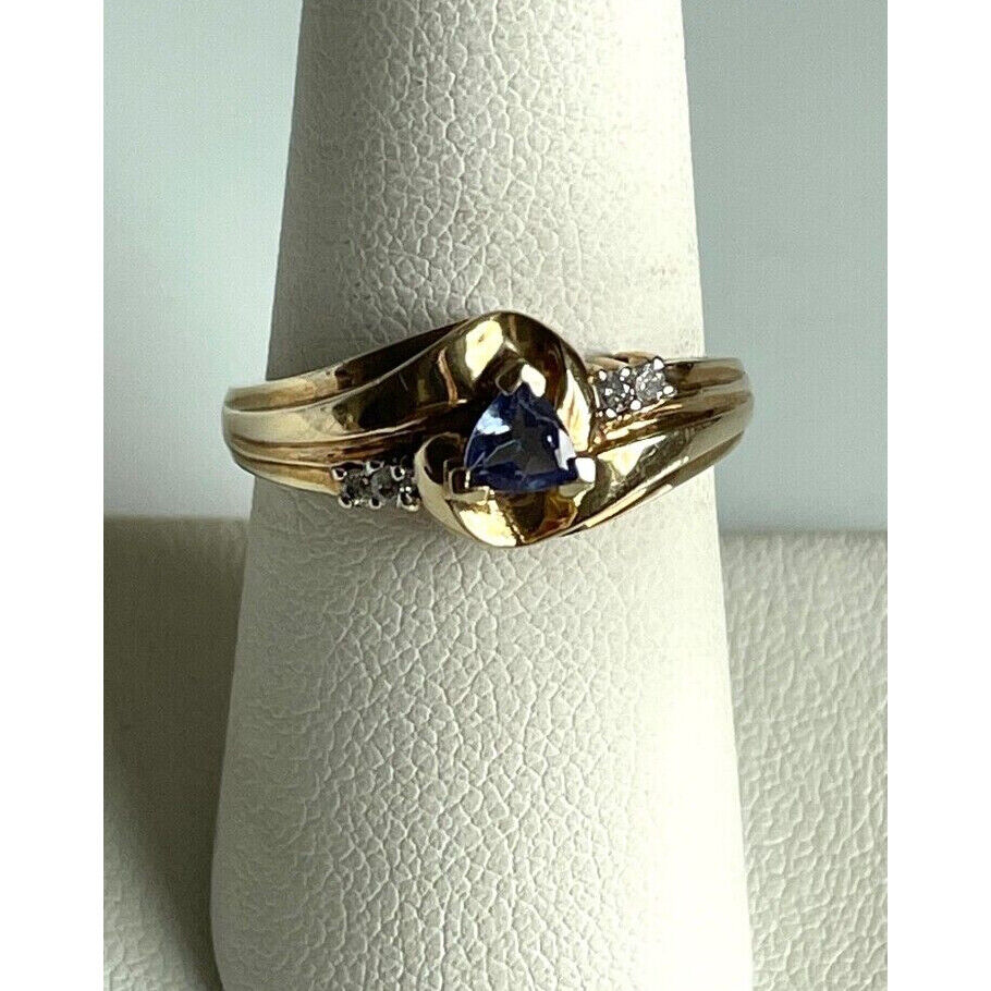 YELLOW GOLD TANZANITE AND DIAMOND RING SIZE 7.75 SKY