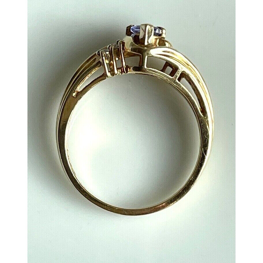 YELLOW GOLD TANZANITE AND DIAMOND RING SIZE 7.75 SKY