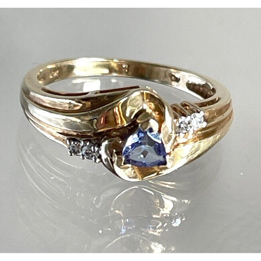 YELLOW GOLD TANZANITE AND DIAMOND RING SIZE 7.75 SKY