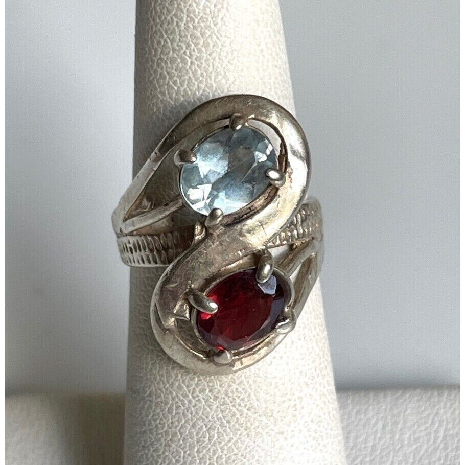 925 STERLING SILVER TOPAZ AND GARNET RING SIZE 5.5 SKY