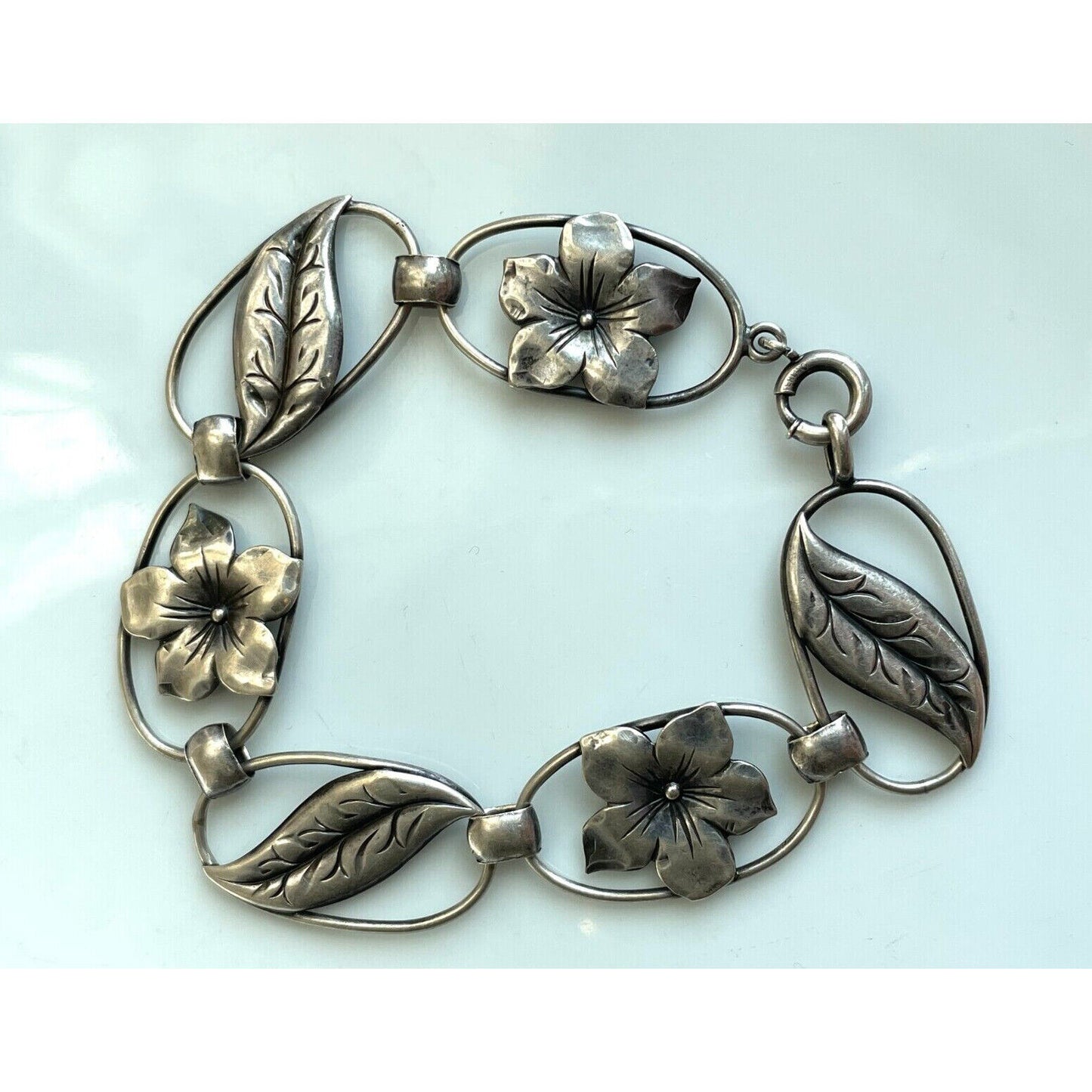 MODERNIST WELLS 925 STERLING SILVER FLORAL BRACELET SKY