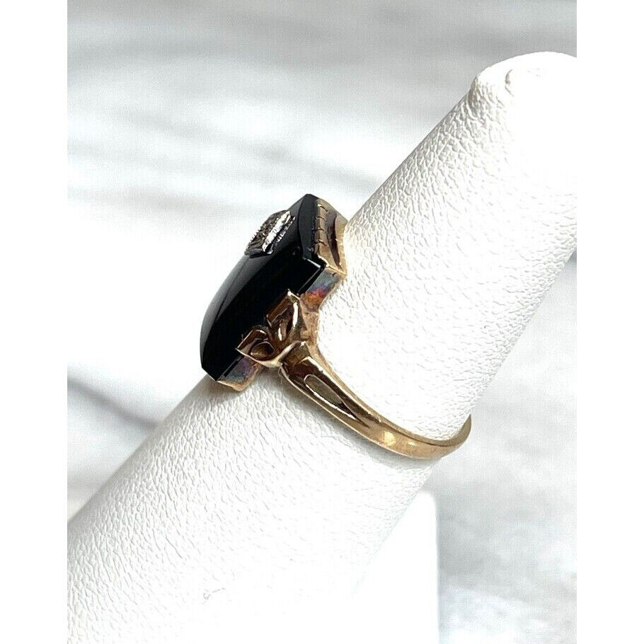 ART DECO ERA YELLOW GOLD ONYX WITH DIAMOND ACCENT RING SIZE 6 SKY