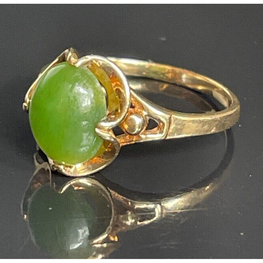 YELLOW GOLD AND NEPHRITE (GREEN JADE) RING SIZE 9 SKY