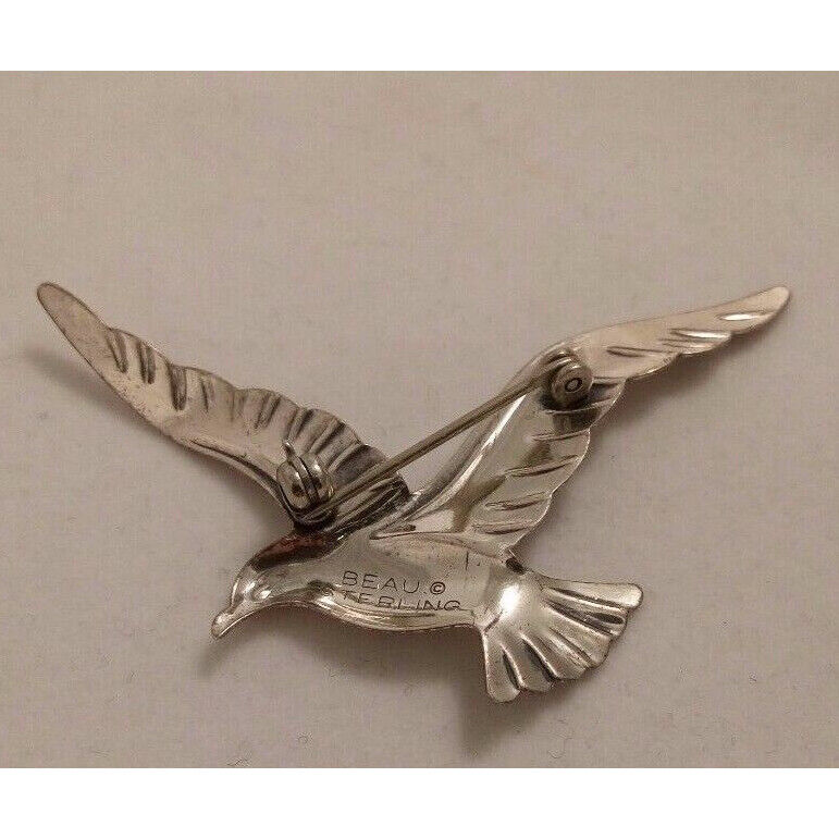 VINTAGE BEAU STERLING SILVER SEAGAL PIN BROOCH. MINT SKY