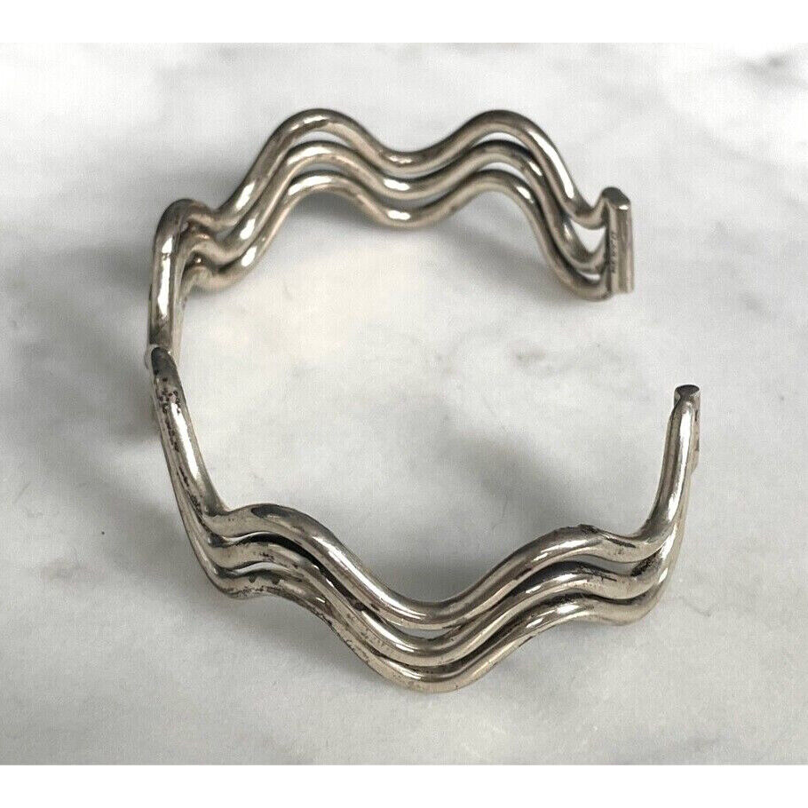 925 STERLING SILVER WAVES  BRACELET SKY