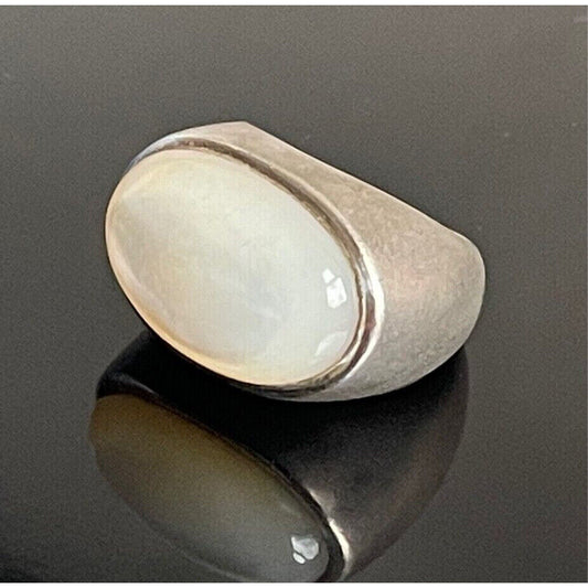 925 STERLING SILVER MOTHER OF PEARL RING SIZE 6 SKY