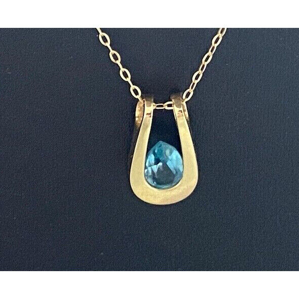 14 KT YELLOW GOLD & BLUE TOPAZ PENDANT NECKLACE SKY