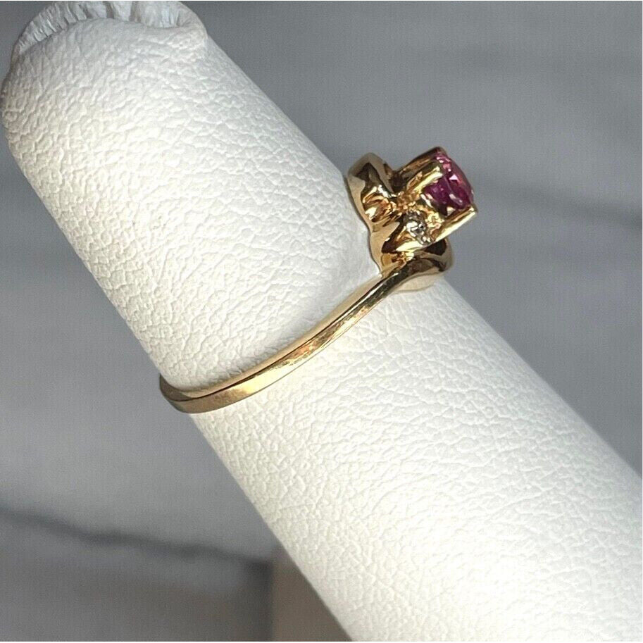 YELLOW GOLD RUBY AND DIAMOND RING SIZE 4 SKY