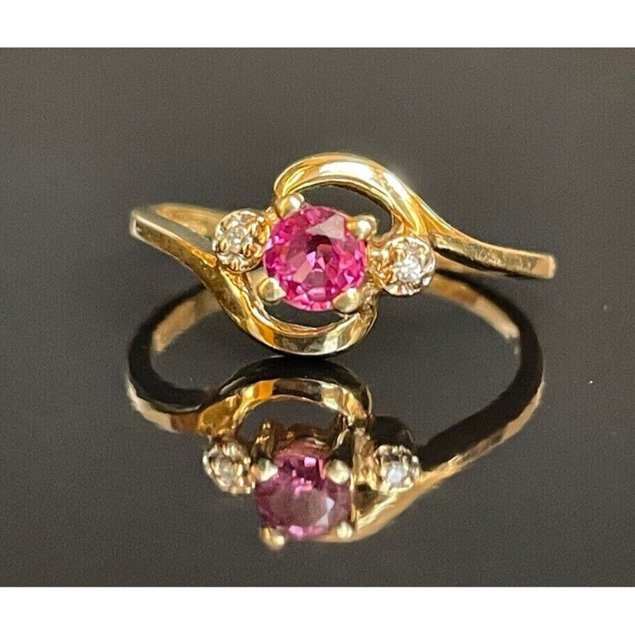 YELLOW GOLD RUBY AND DIAMOND RING SIZE 4 SKY