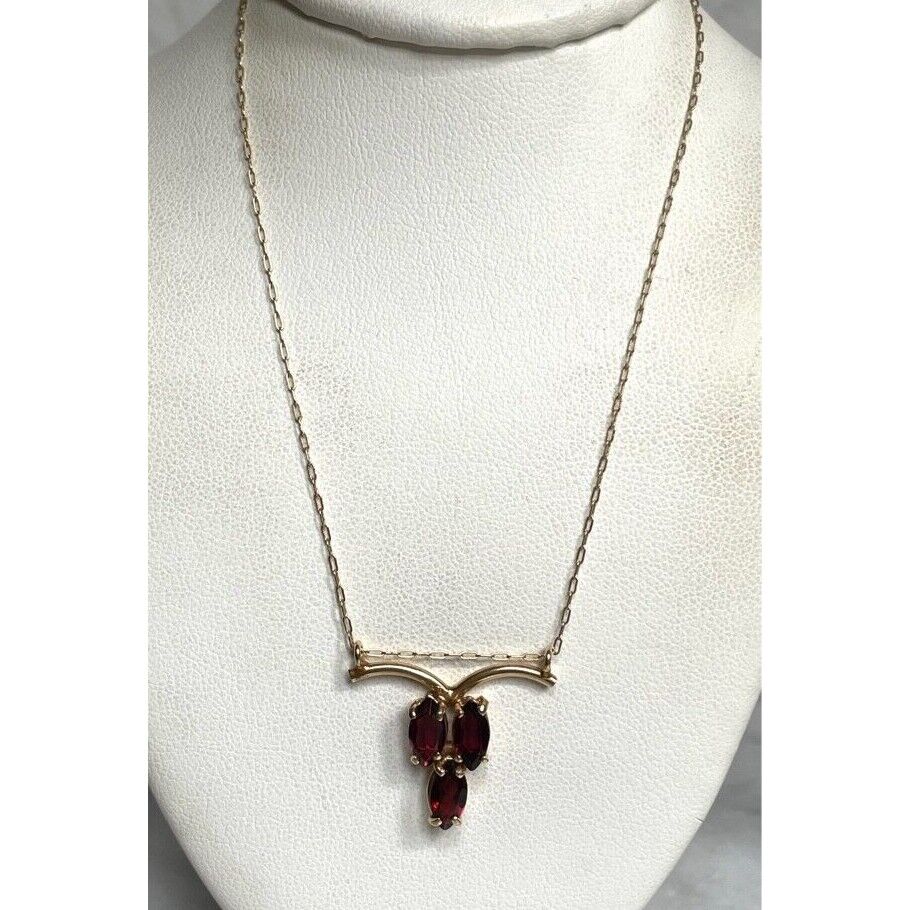 14K YELLOW GOLD AND GARNET NECKLACE SKY