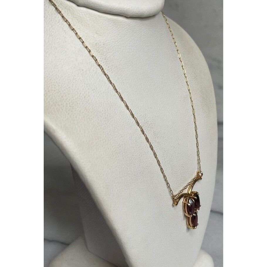 14K YELLOW GOLD AND GARNET NECKLACE SKY