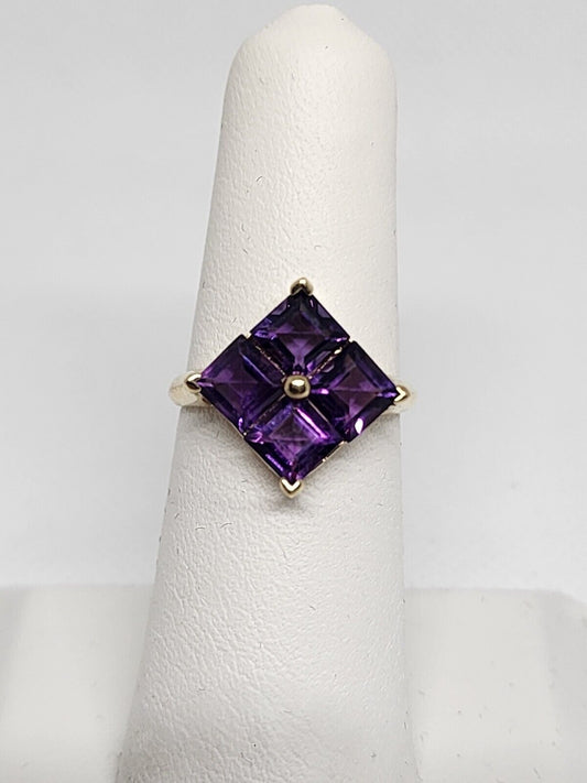 10K YELLOW GOLD & AMETHYST RING  SIZE 5.5