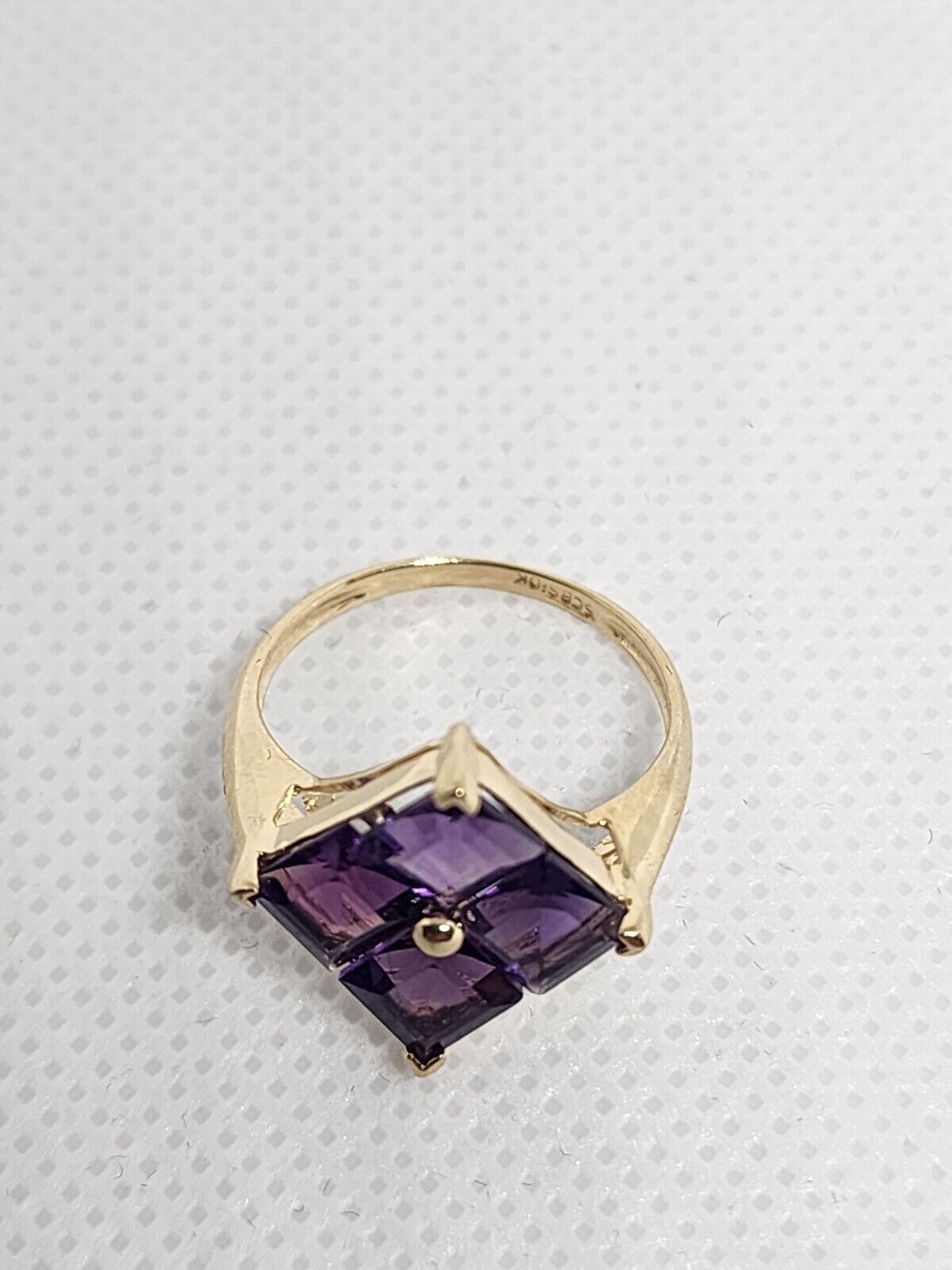 10K YELLOW GOLD & AMETHYST RING  SIZE 5.5