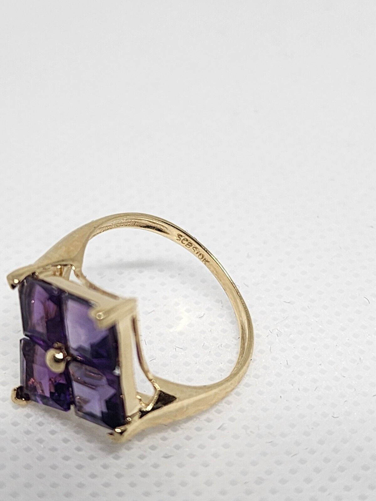 10K YELLOW GOLD & AMETHYST RING  SIZE 5.5