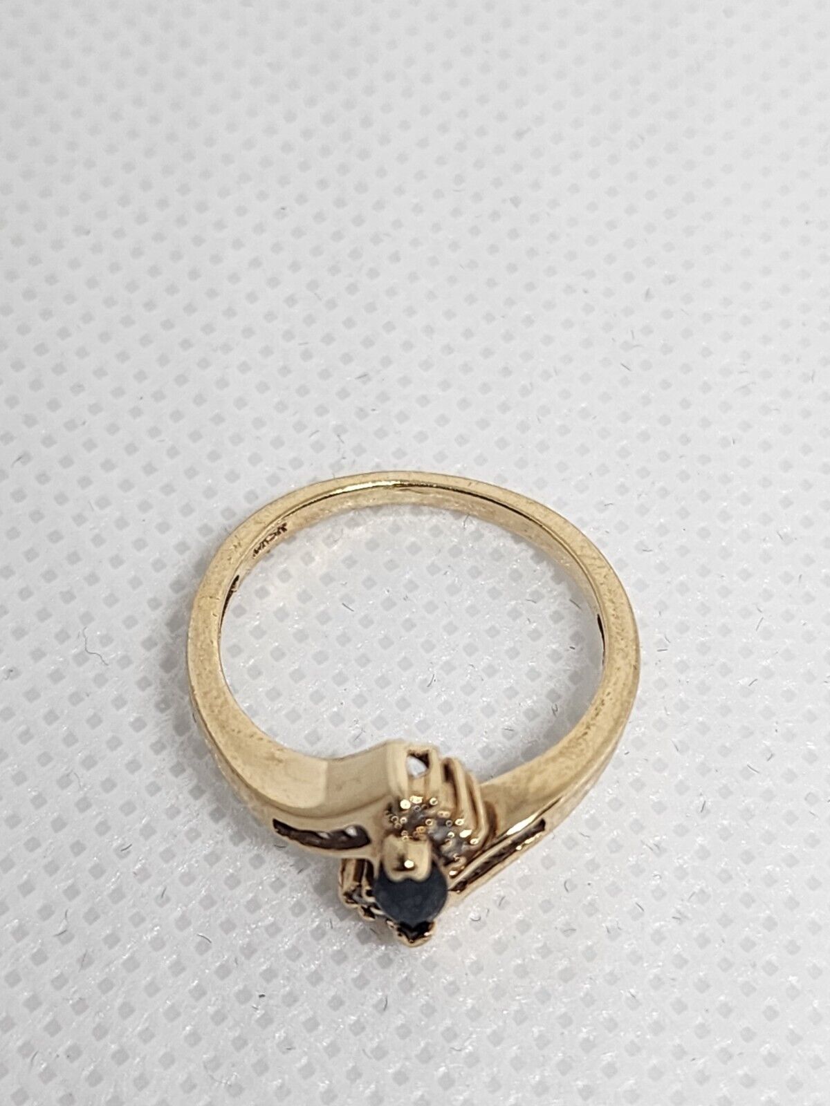 10K YELLOW GOLD SAPPHIRE & DIAMONDS RING  SIZE 5.5