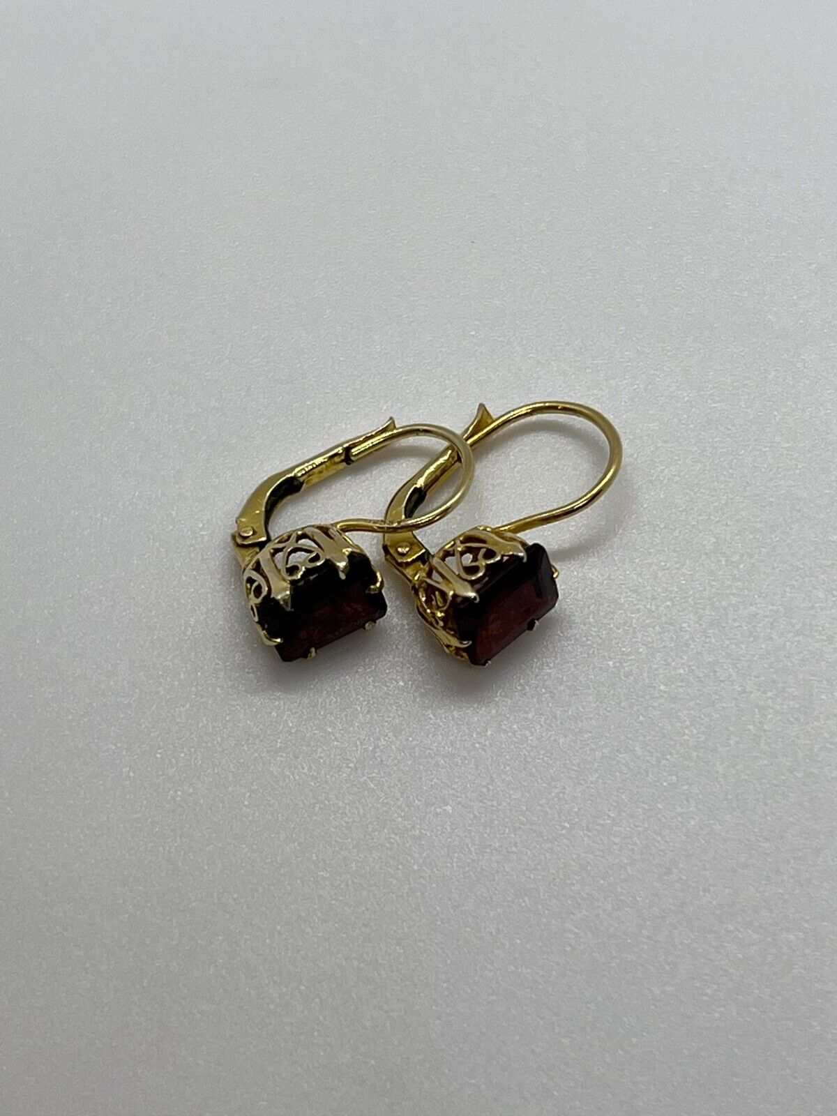 925 STERLING SILVER & GARNET EARRINGS