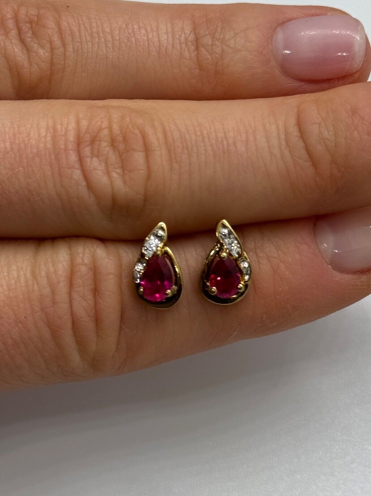 925 STERLING SILVER  GOLD PLATED  SPINEL EARRINGS