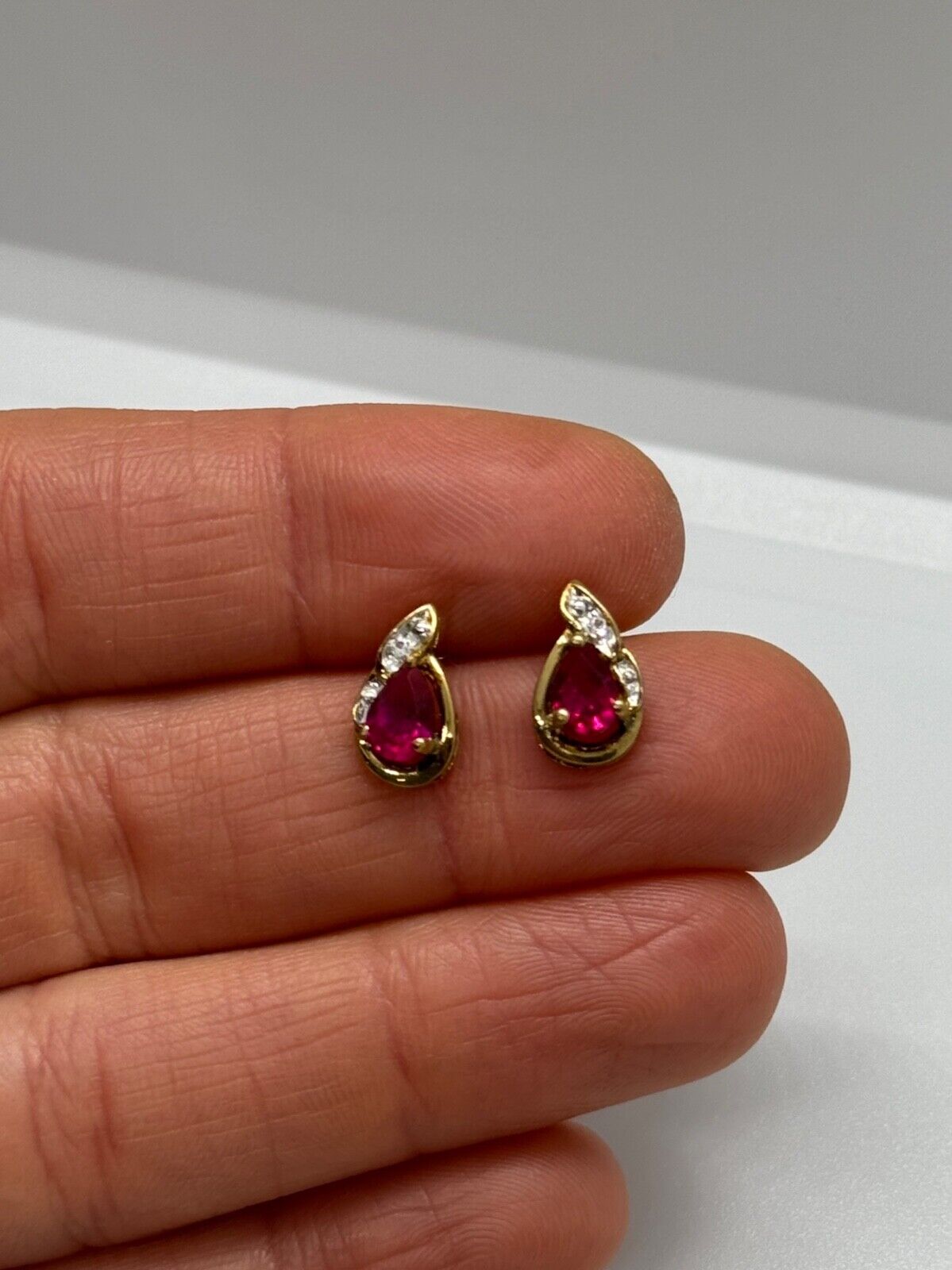 925 STERLING SILVER  GOLD PLATED  SPINEL EARRINGS