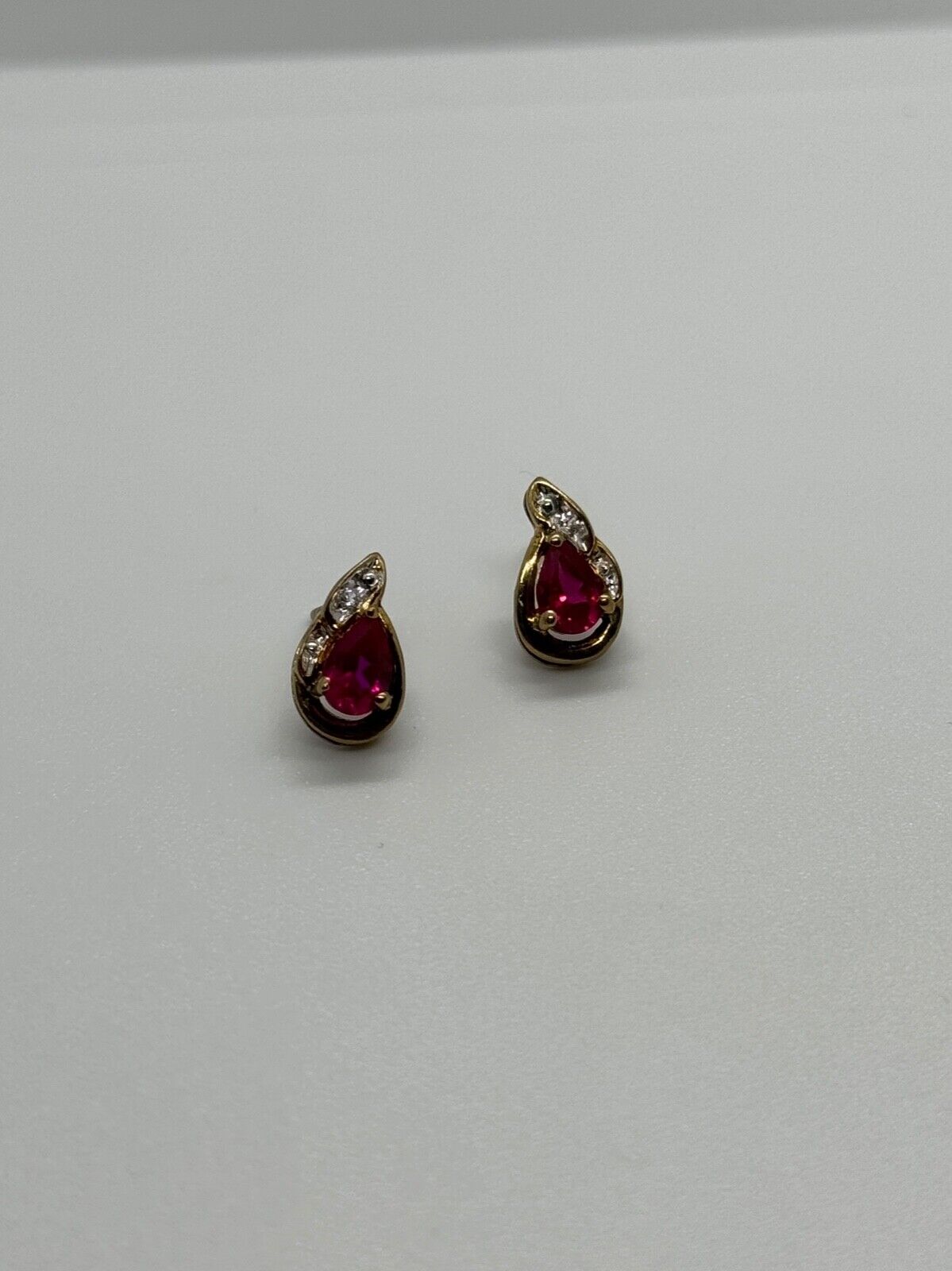 925 STERLING SILVER  GOLD PLATED  SPINEL EARRINGS