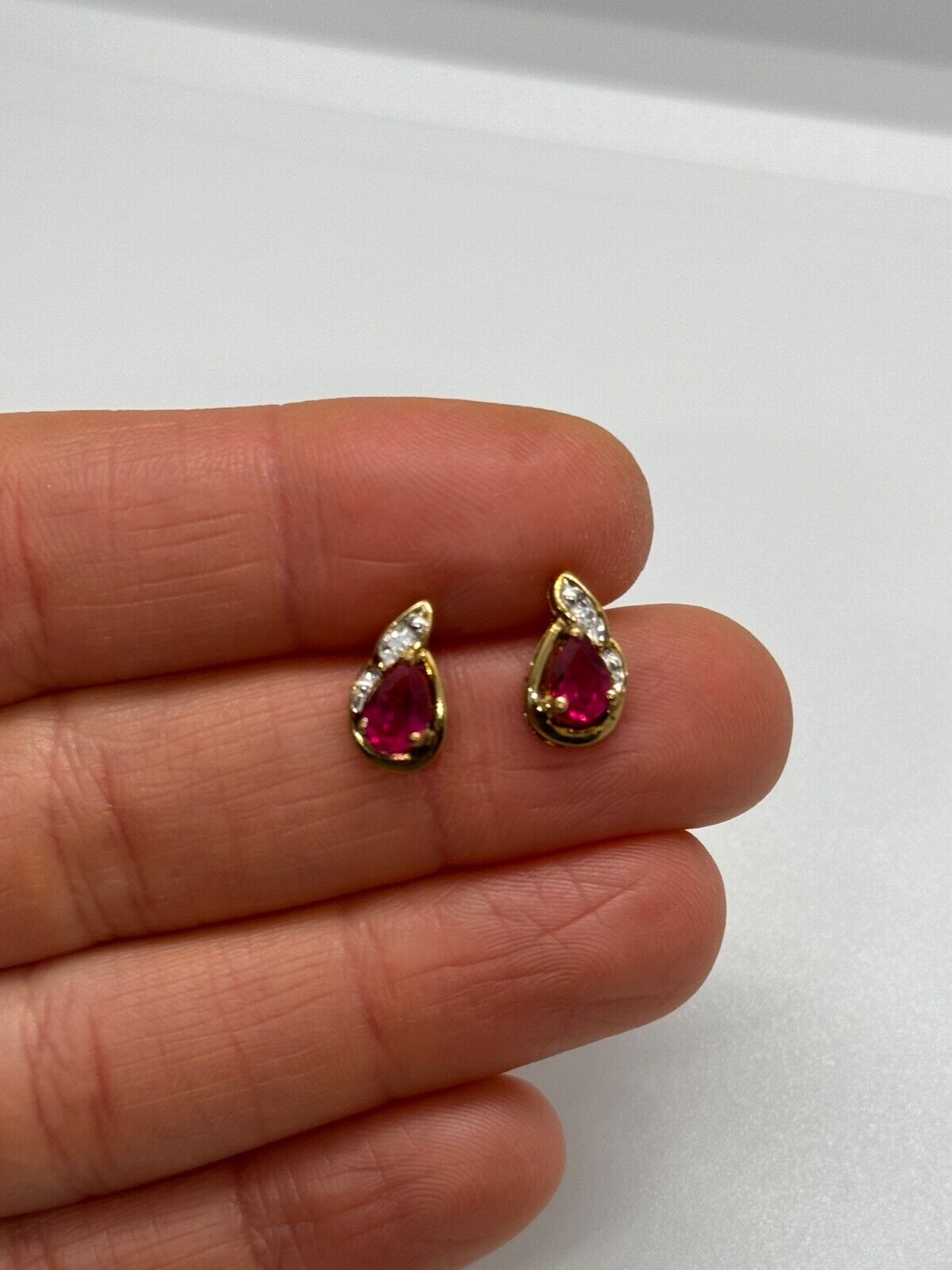 925 STERLING SILVER  GOLD PLATED  SPINEL EARRINGS