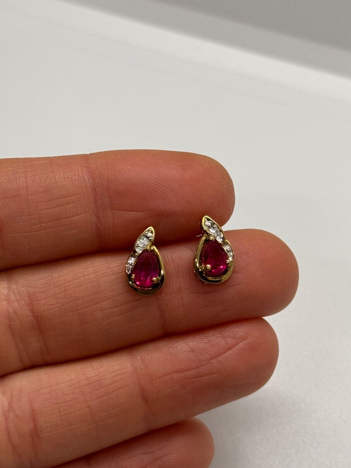 925 STERLING SILVER  GOLD PLATED  SPINEL EARRINGS