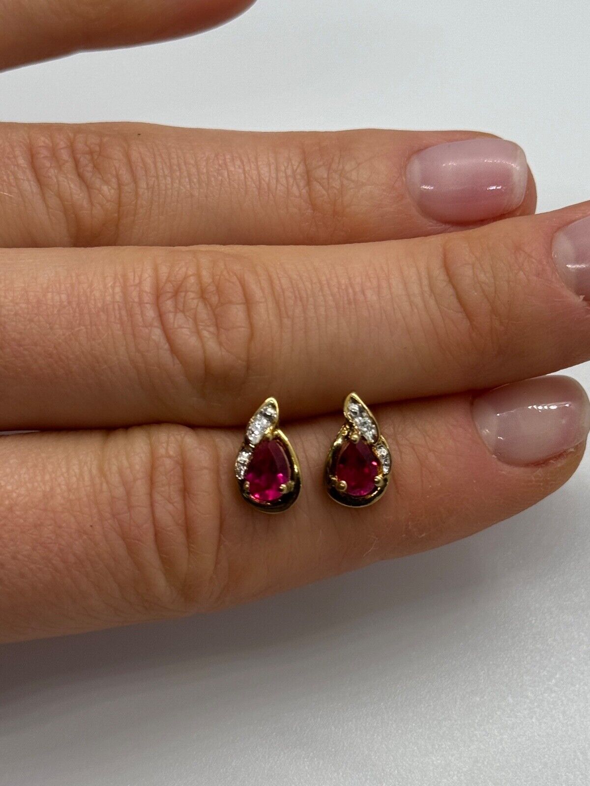 925 STERLING SILVER  GOLD PLATED  SPINEL EARRINGS