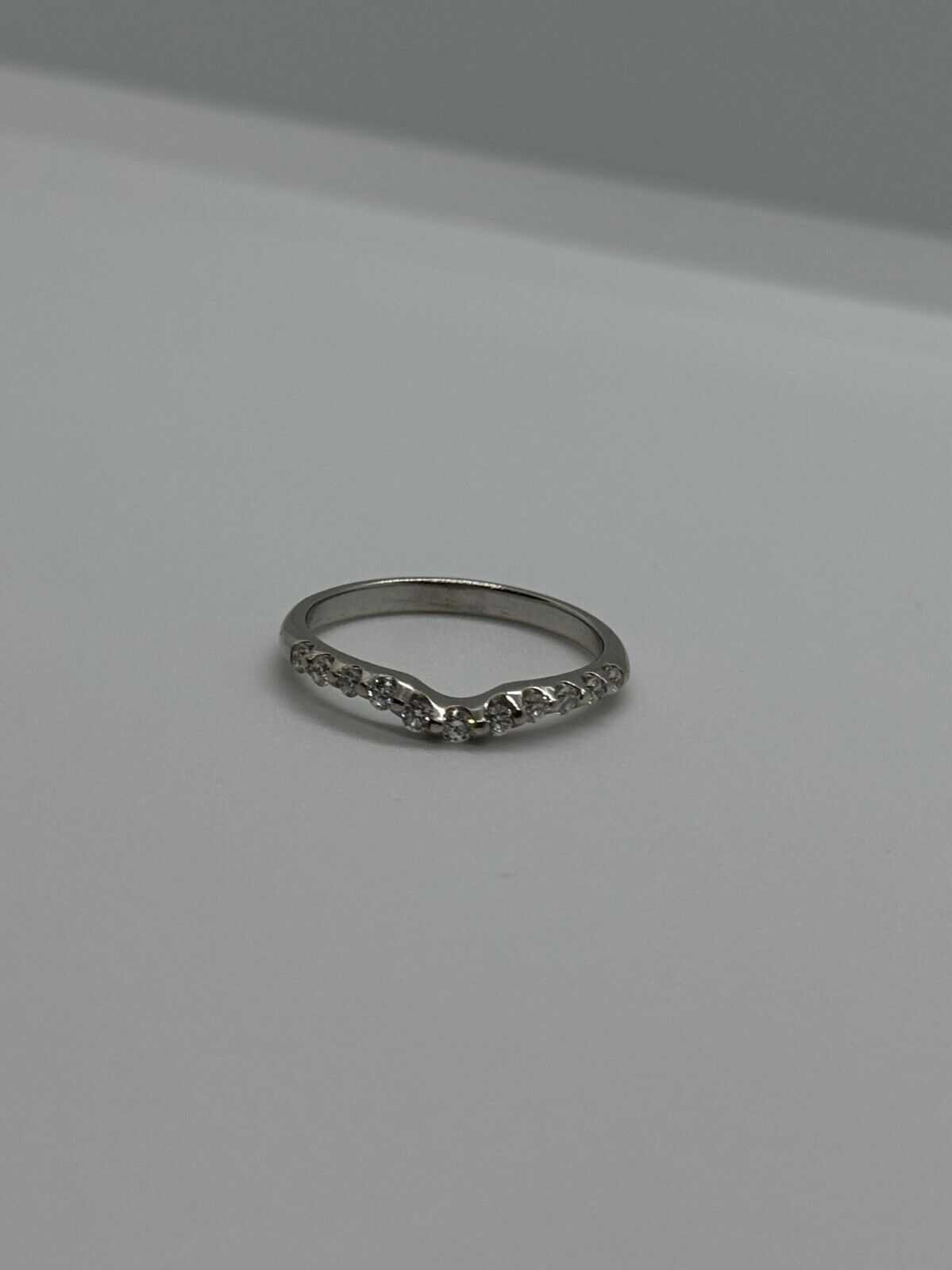 18K WHITE GOLD  DIAMONDS  RING SIZE 6