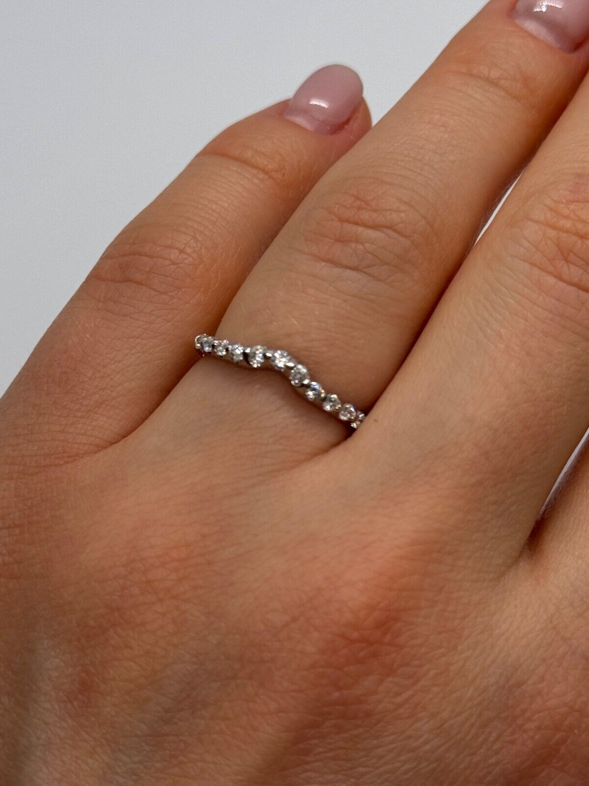 18K WHITE GOLD  DIAMONDS  RING SIZE 6