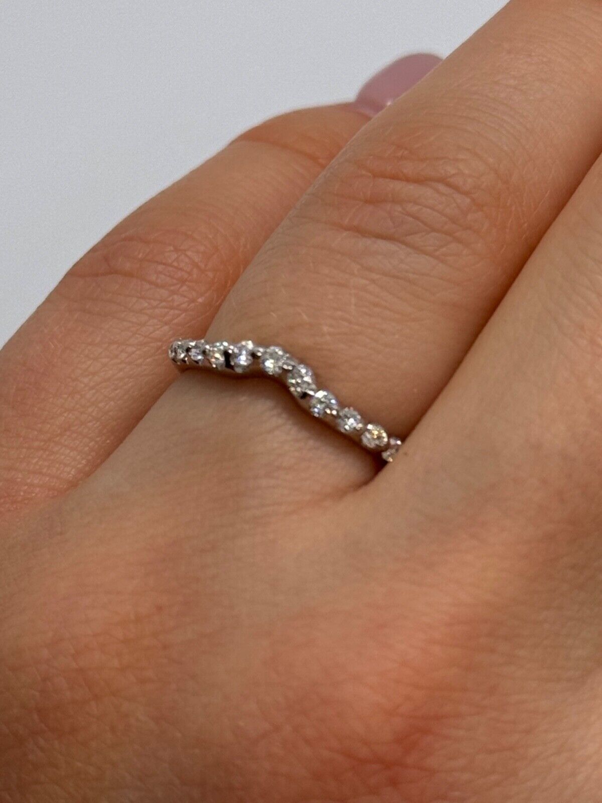 18K WHITE GOLD  DIAMONDS  RING SIZE 6