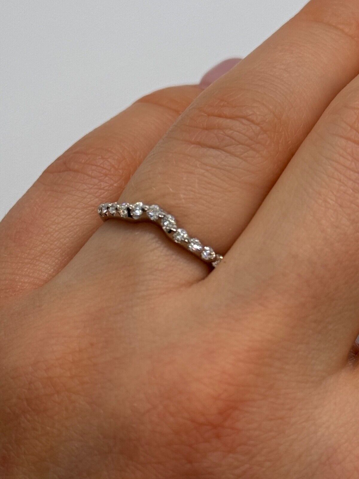 18K WHITE GOLD  DIAMONDS  RING SIZE 6