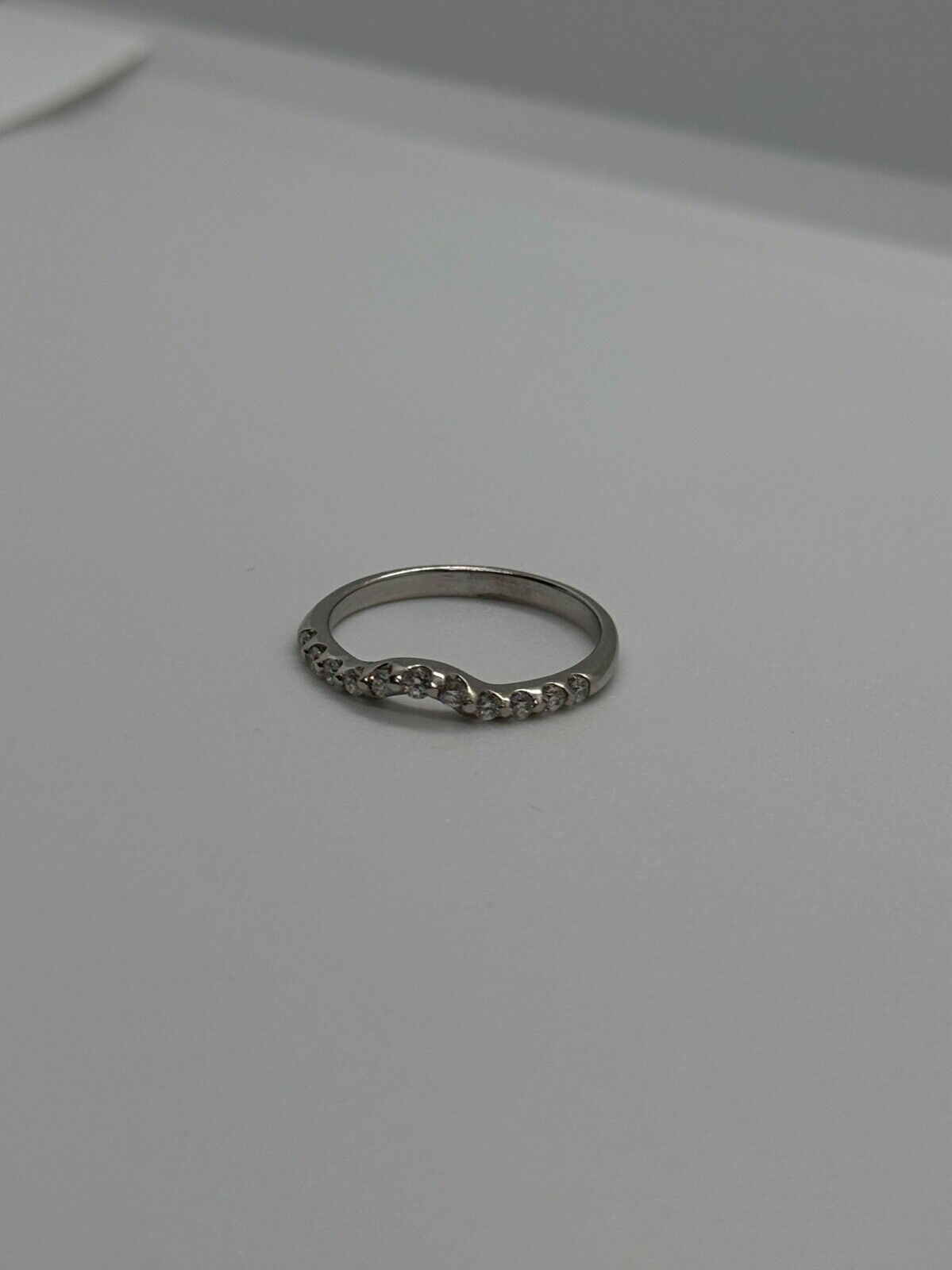 18K WHITE GOLD  DIAMONDS  RING SIZE 6