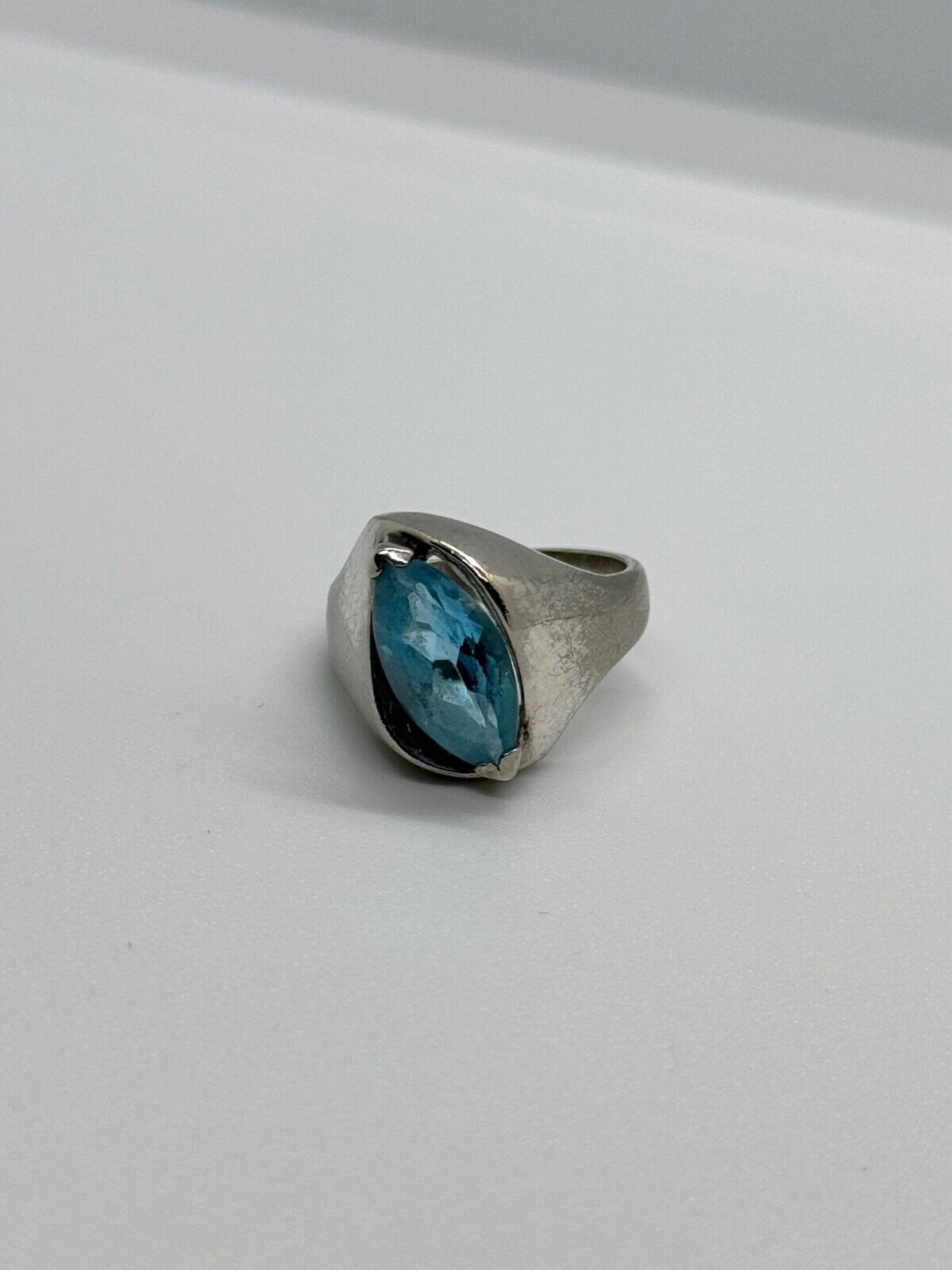 925 STERLING SILVER TOPAZ RING SIZE 5.5