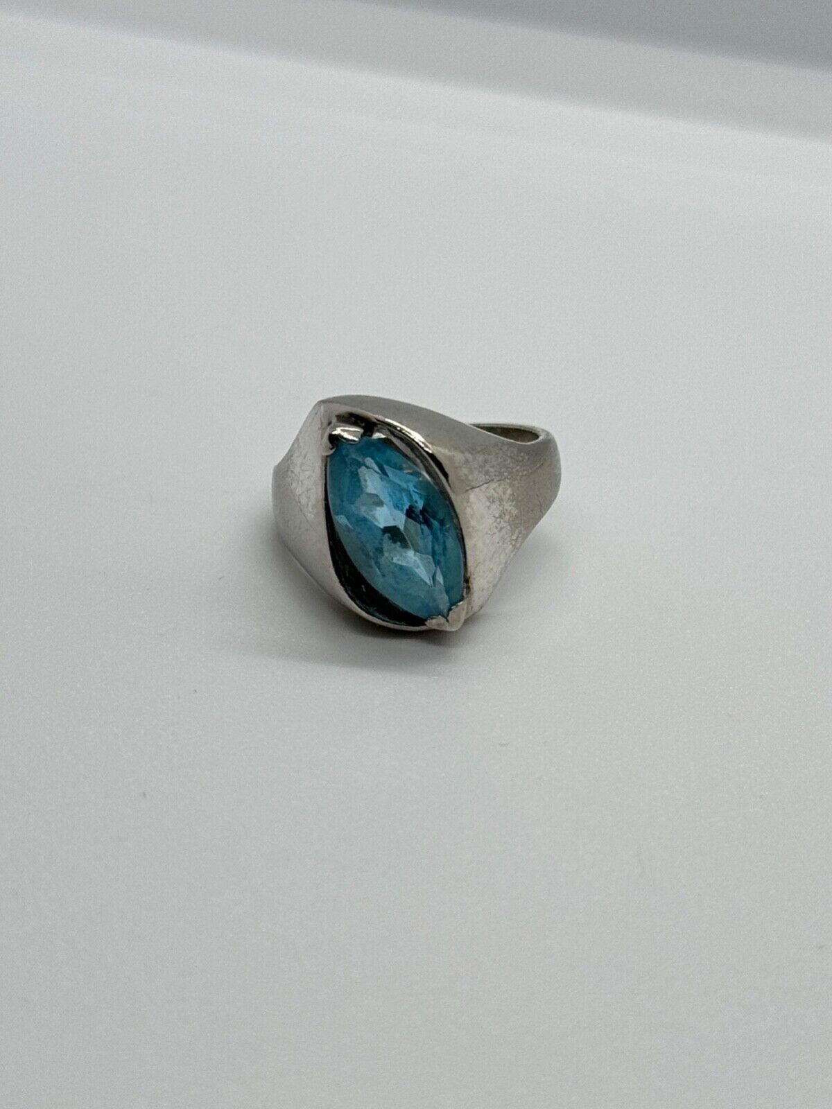 925 STERLING SILVER TOPAZ RING SIZE 5.5