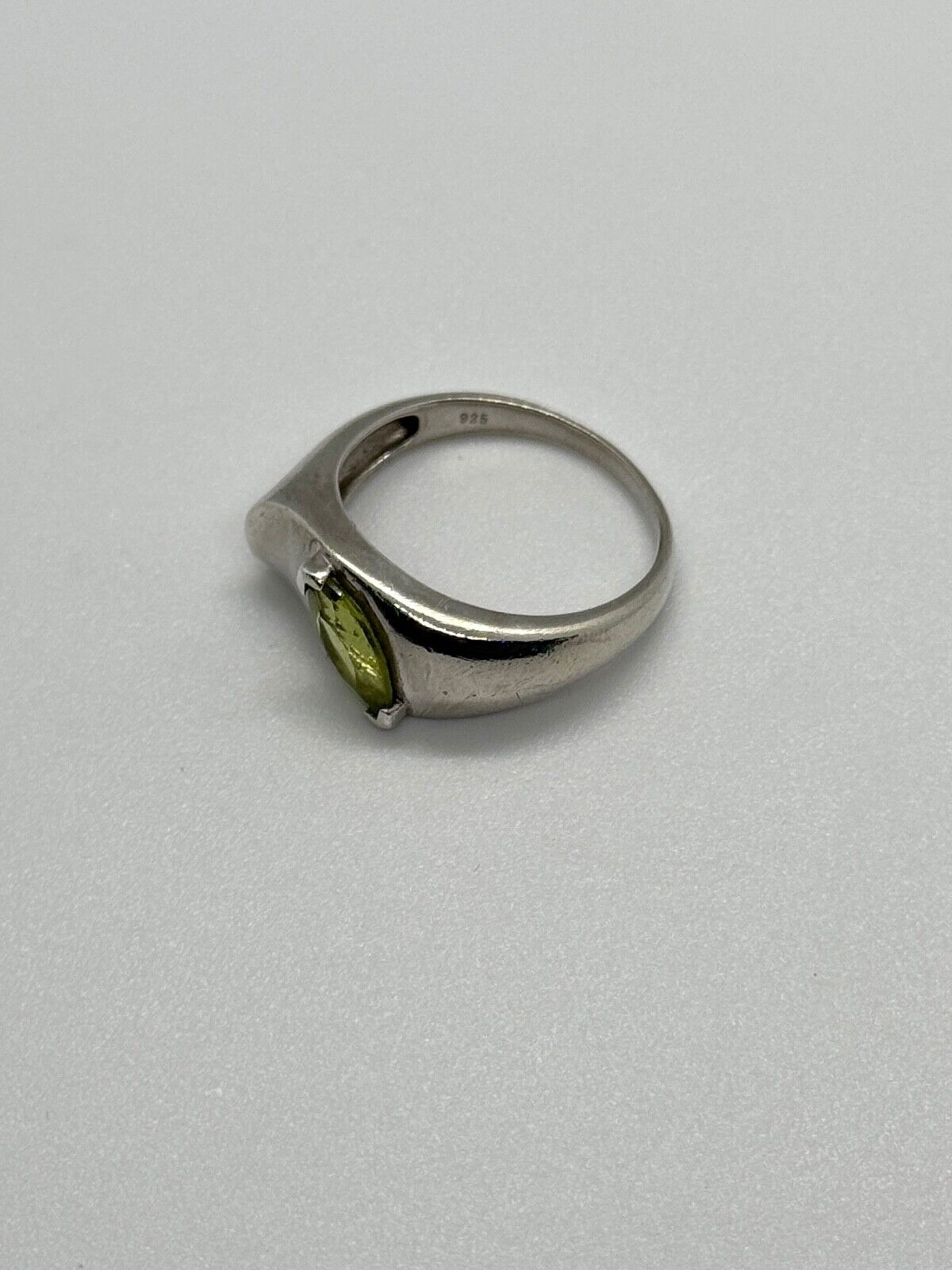 925 STERLING SILVER PERIDOT RING SIZE 8